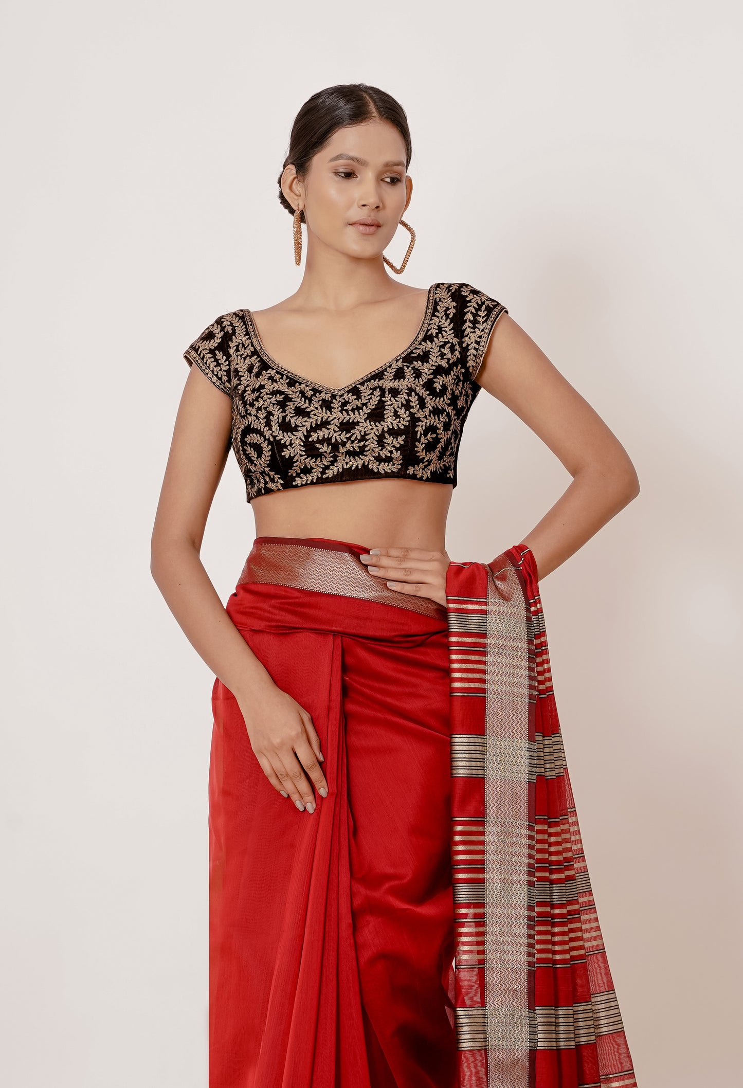 Chilli Red Maheshwari Silk Saree with thick Zari Lehar Border