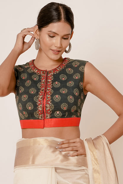 Cream and Gold Maheshwari Silk Saree with Navy Blouse Hand Block Printed Blouse