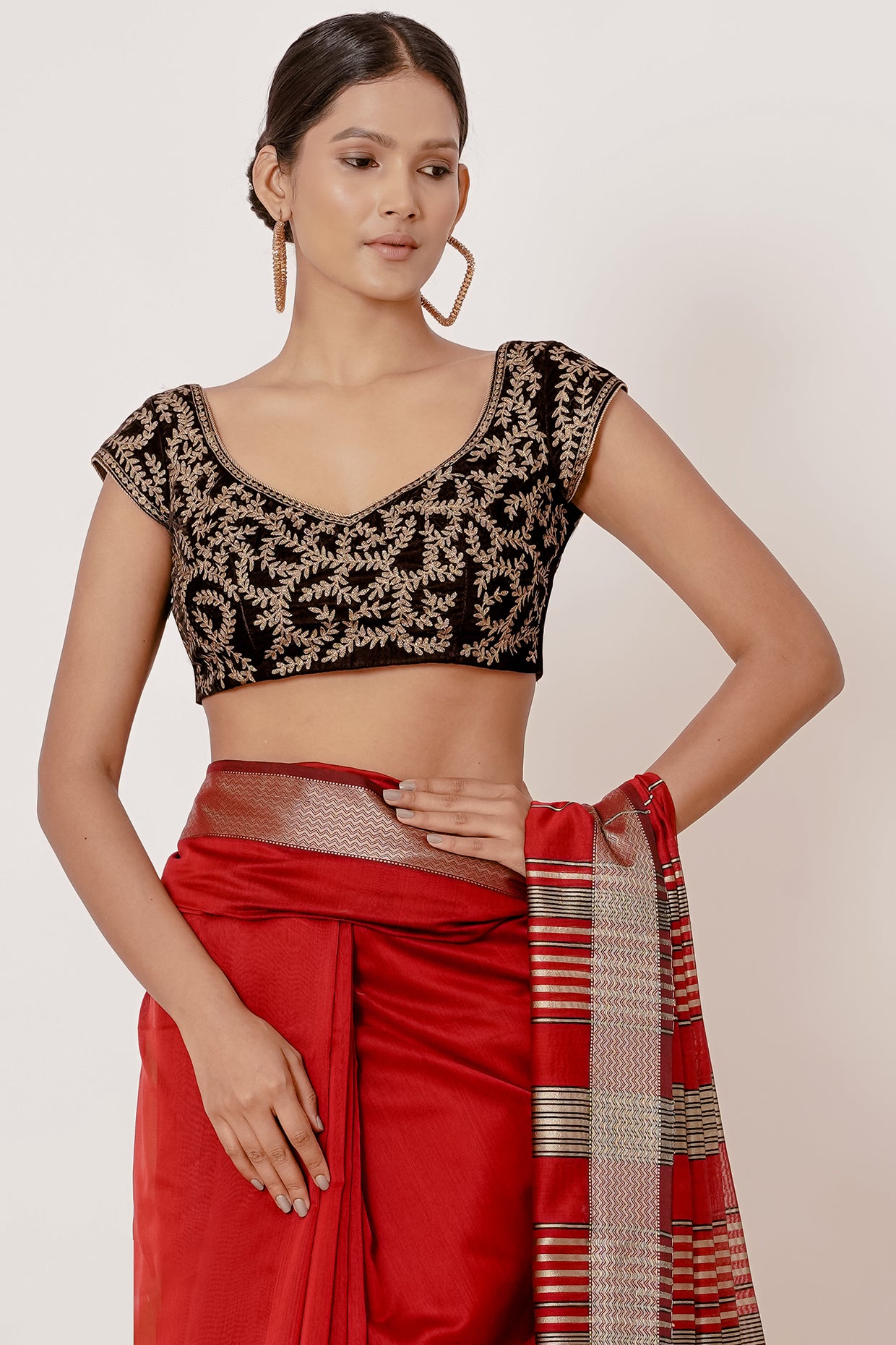 Chilli Red Maheshwari Silk Saree with thick Zari Lehar Border