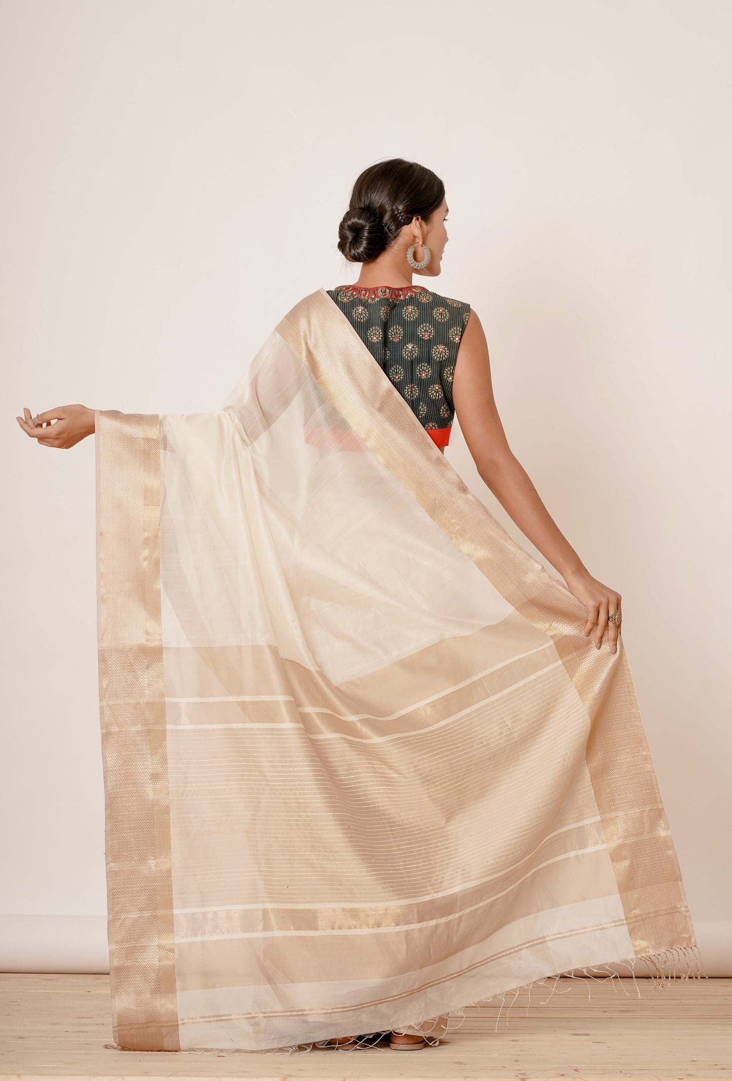 Cream and Gold Maheshwari Silk Saree with Navy Blouse Hand Block Printed Blouse