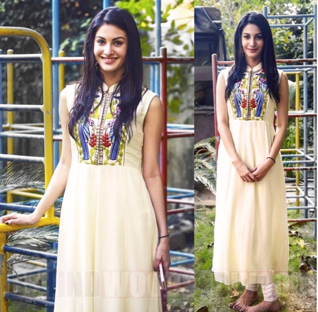 Amyra Dastur in ivory embroidered straight kurta set