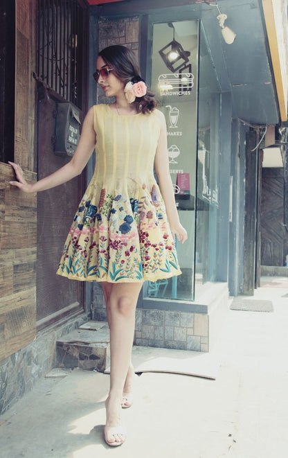 Pale yellow Paneled dress