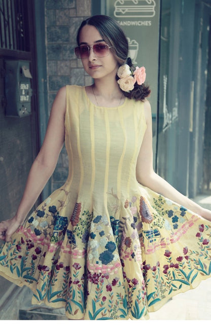 Pale yellow Paneled dress