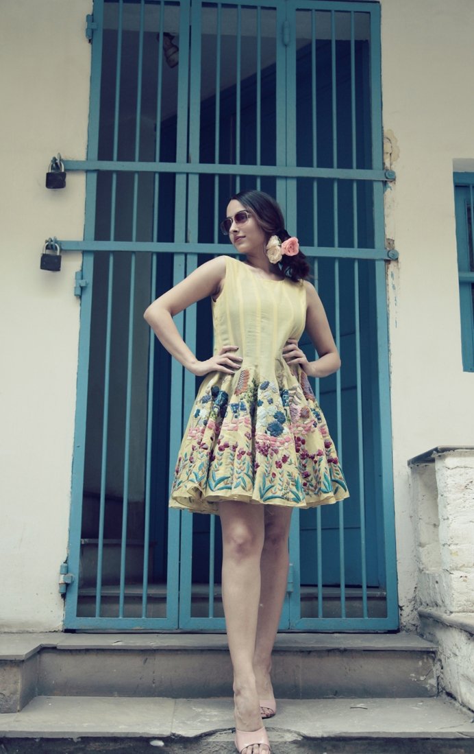 Pale yellow Paneled dress